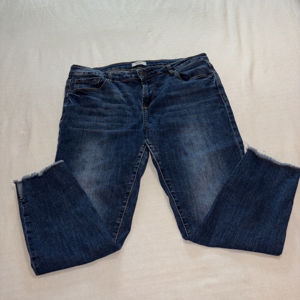 Kenzie Jeans Dark Wash Skinny Crop Fray Hem Ankle Women's Size 14/32